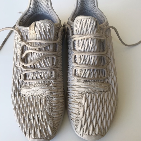 Adidas Boost shoes - Picture 2 of 5